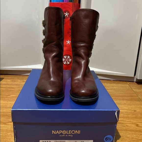 Boots - Picture 3 of 7